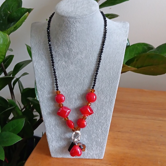 Murano Glass Safari Red and Black Beaded Necklace 16" - Picture 1 of 5